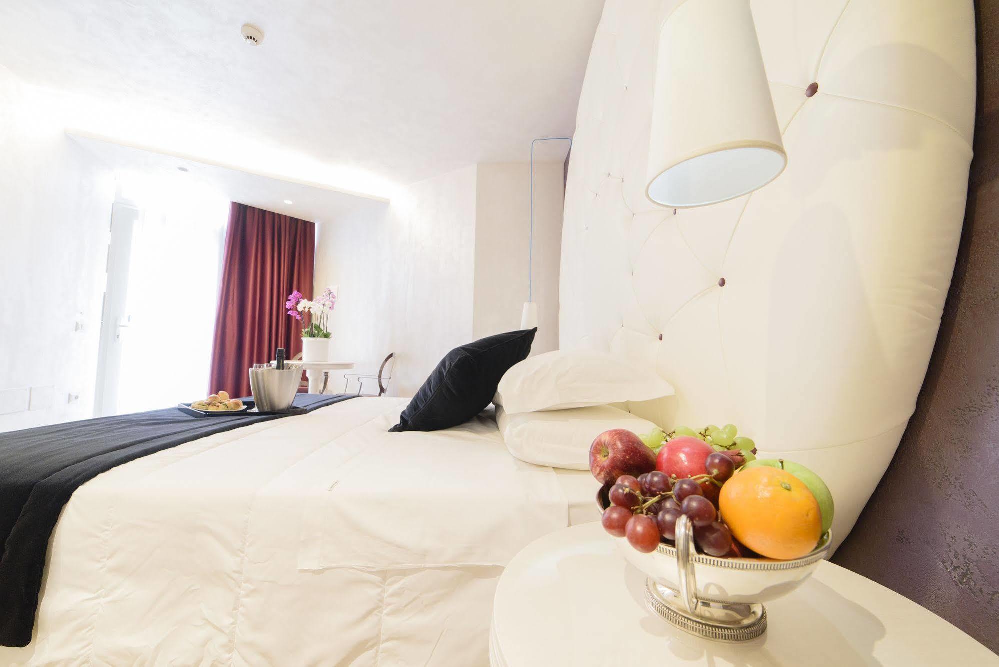 Vespasiano Hotel 4*