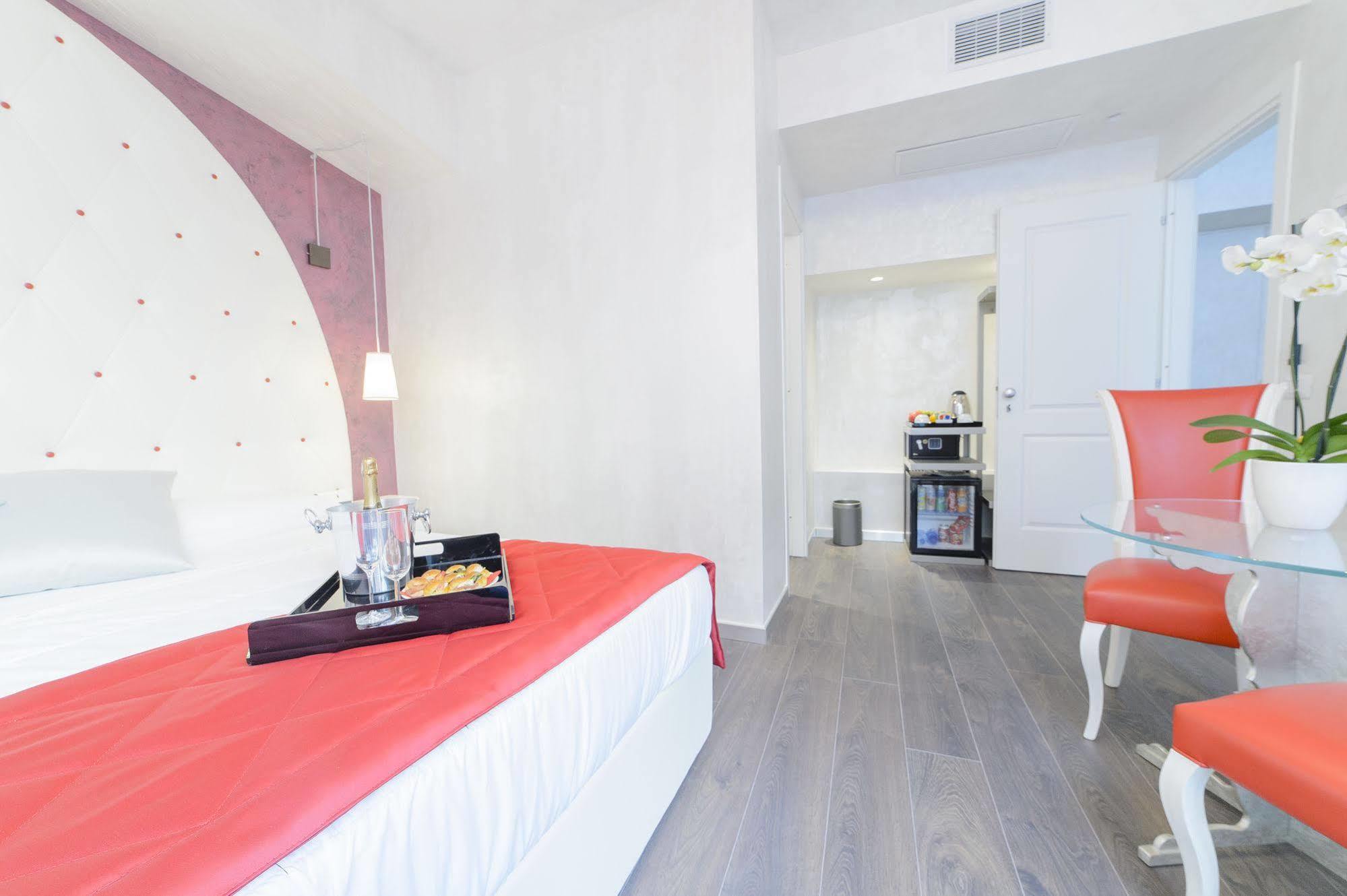 Vespasiano Hotel 4*